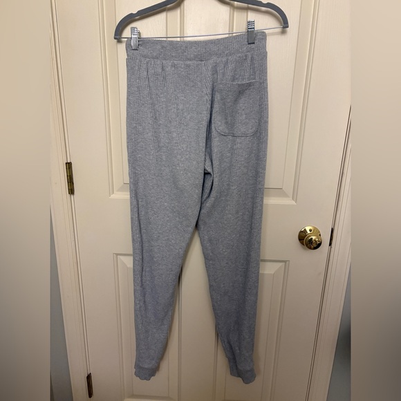 Alo Joggers - Picture 2 of 4